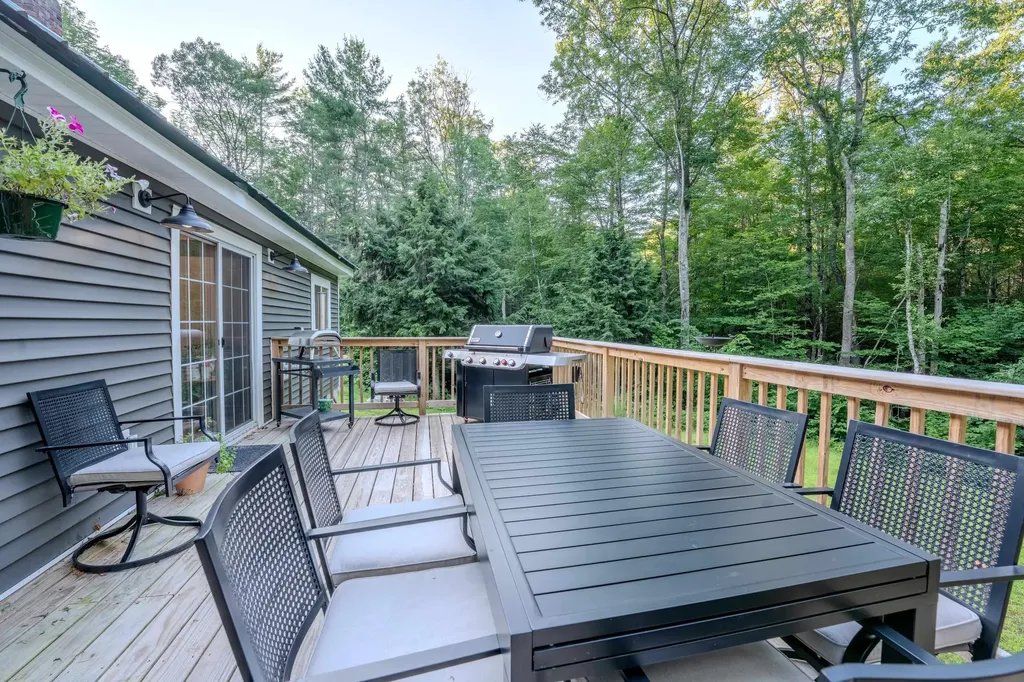 780 Old Route 25 Rumney NH 03266