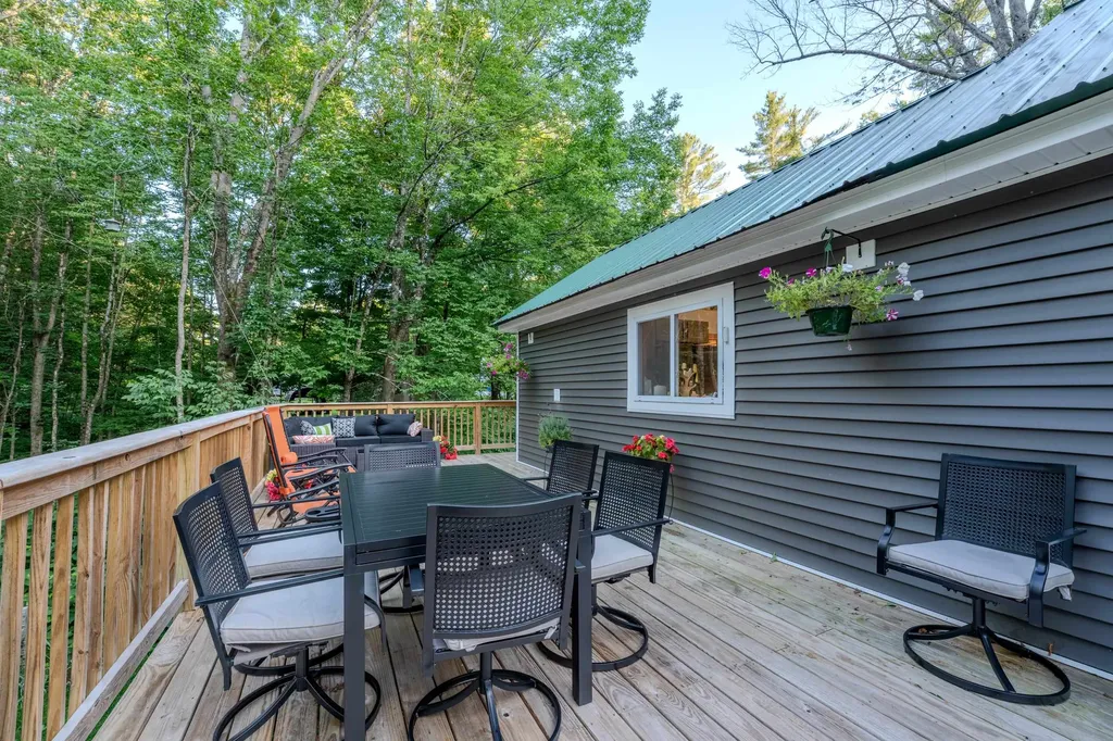 780 Old Route 25 Rumney NH 03266