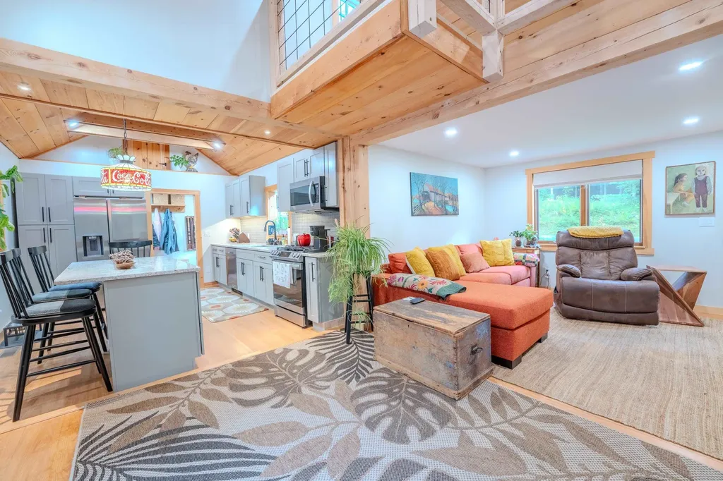 780 Old Route 25 Rumney NH 03266