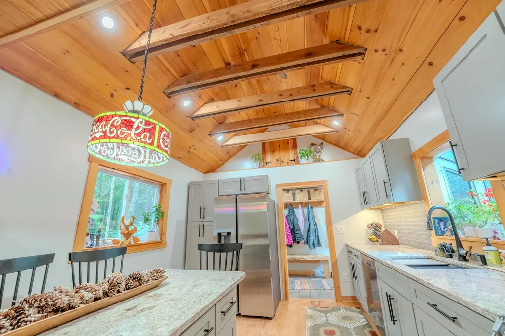 780 Old Route 25 Rumney NH 03266