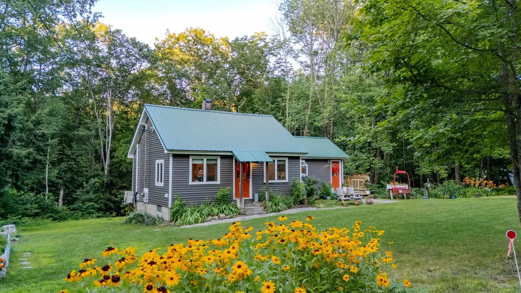 780 Old Route 25 Rumney NH 03266