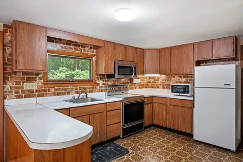 31 Dillon Drive East Strafford NH 03884