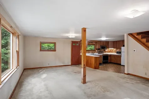 31 Dillon Drive East Strafford NH 03884