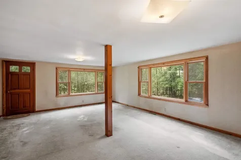 31 Dillon Drive East Strafford NH 03884
