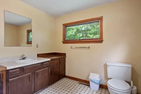 31 Dillon Drive East Strafford NH 03884