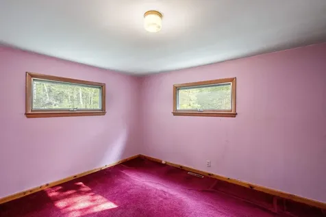 31 Dillon Drive East Strafford NH 03884