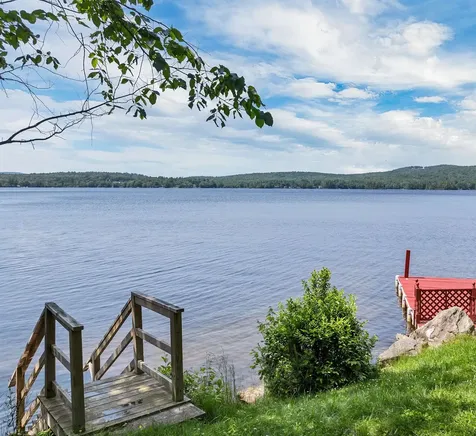 31 Dillon Drive East Strafford NH 03884