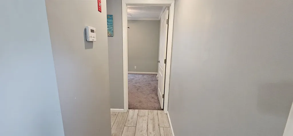 8 Barksdale Avenue Londonderry NH 03053