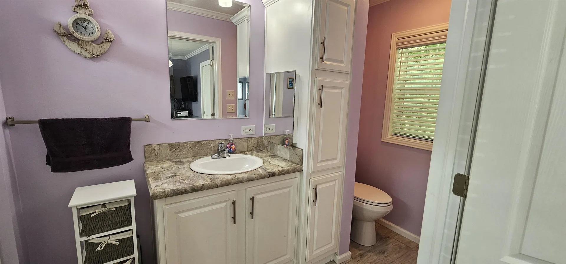 8 Barksdale Avenue Londonderry NH 03053