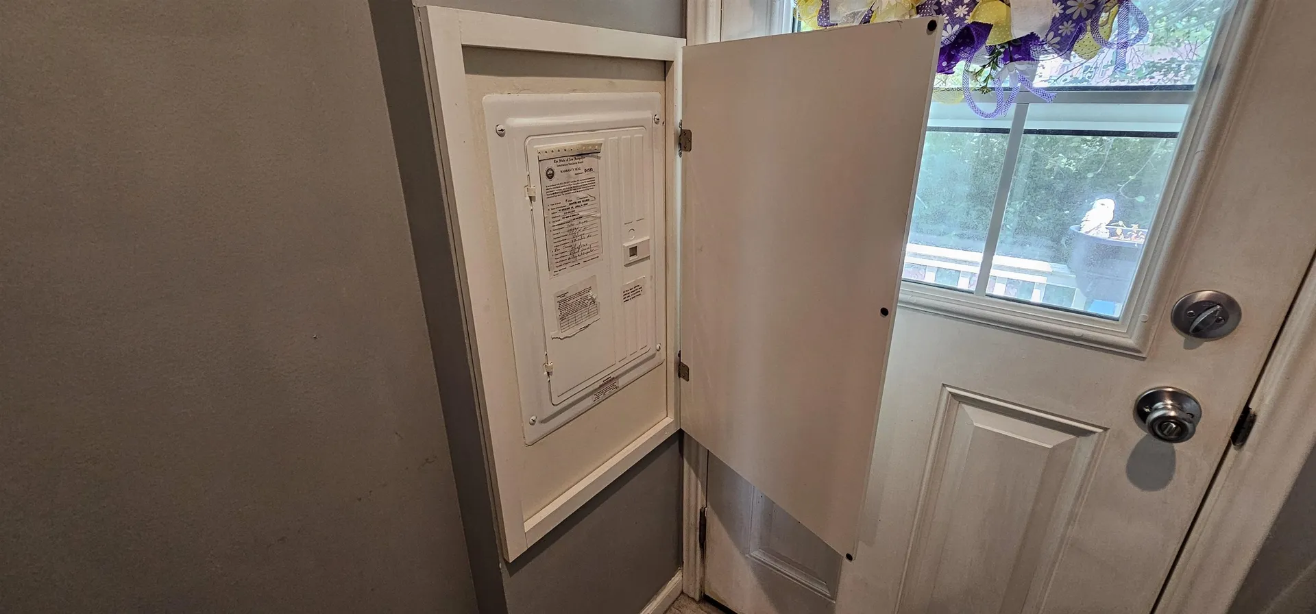 8 Barksdale Avenue Londonderry NH 03053