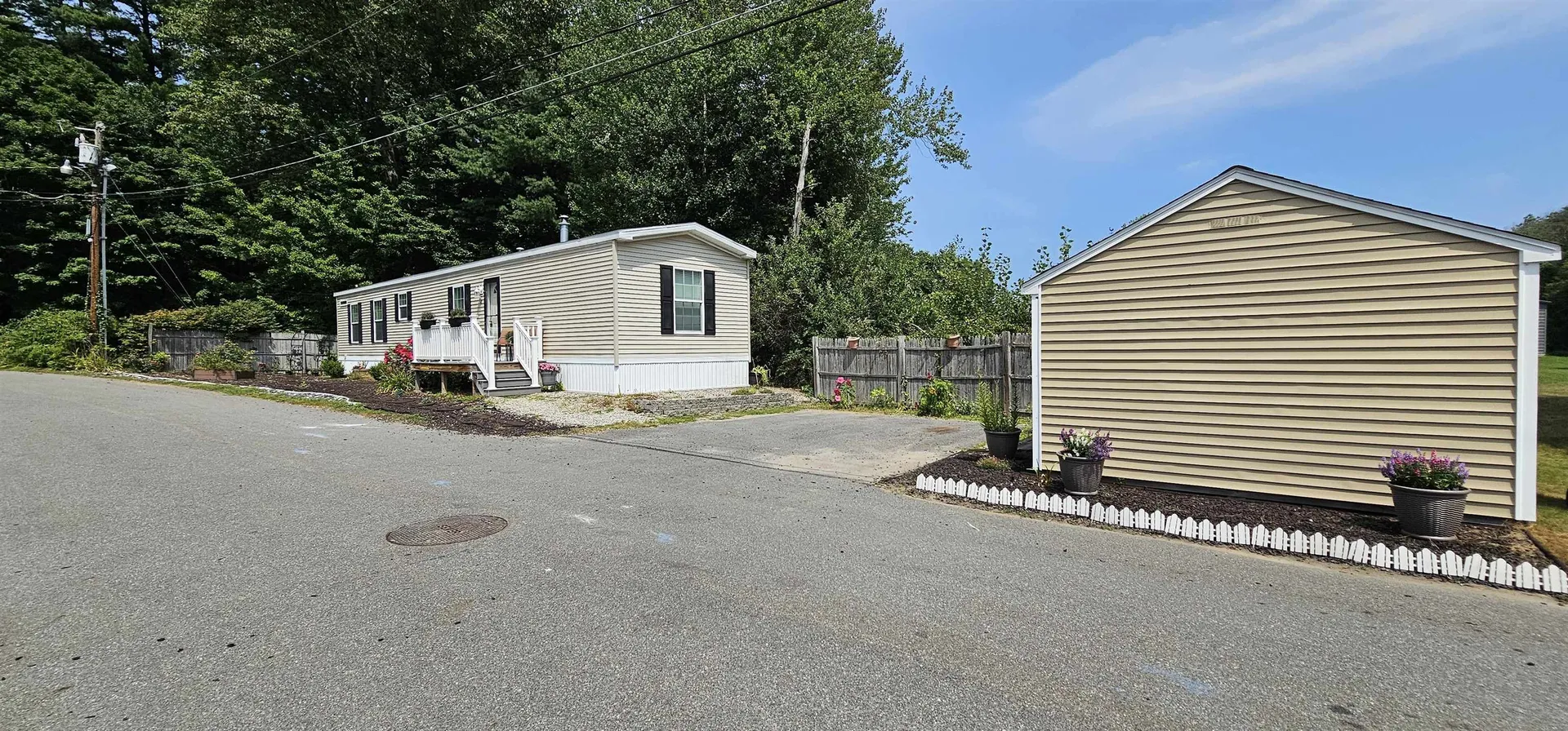 8 Barksdale Avenue Londonderry NH 03053