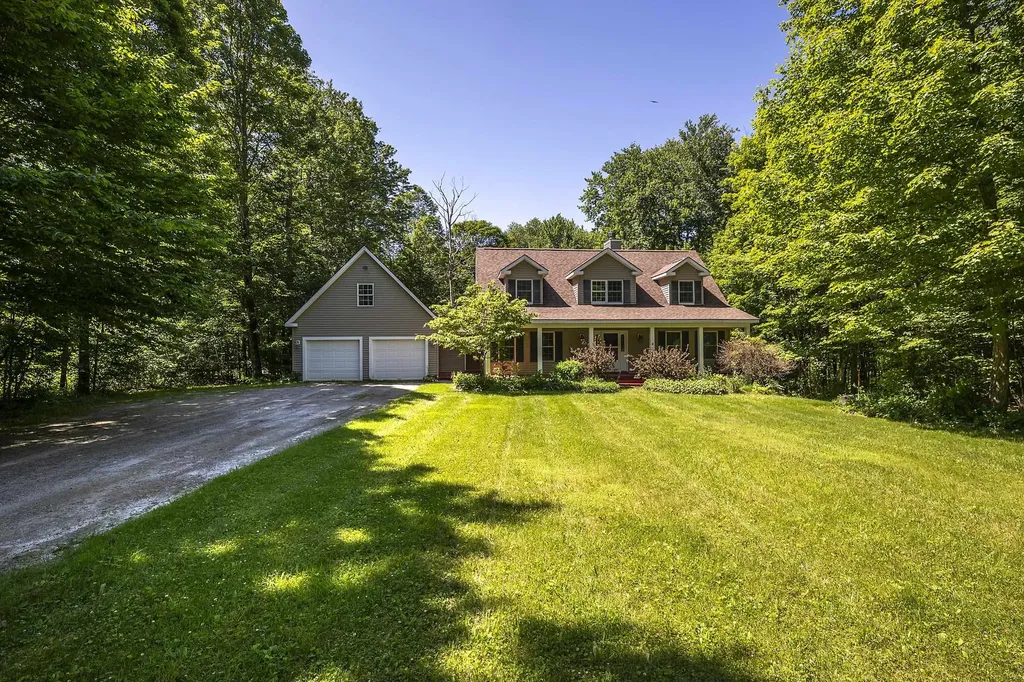 258 Mending Walls Road Manchester VT 05255