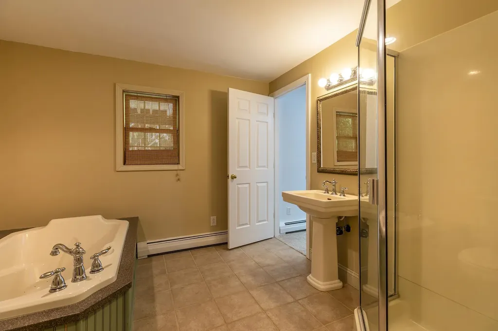 258 Mending Walls Road Manchester VT 05255