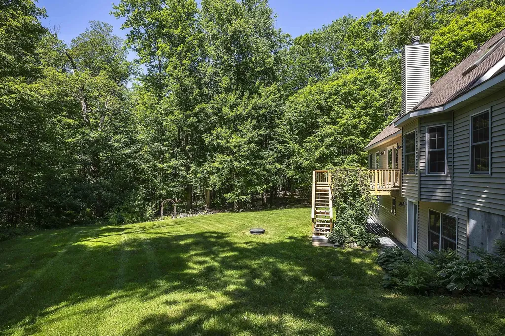 258 Mending Walls Road Manchester VT 05255