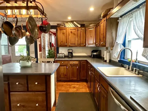 40 Bowman Street Laconia NH 03246