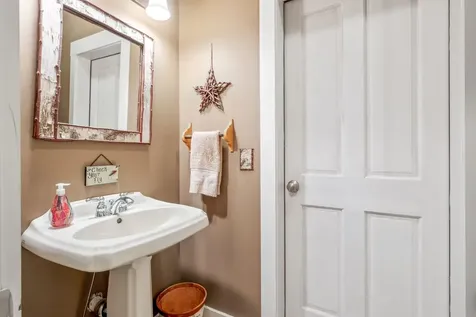 28 Moose Walk Moultonborough NH 03254