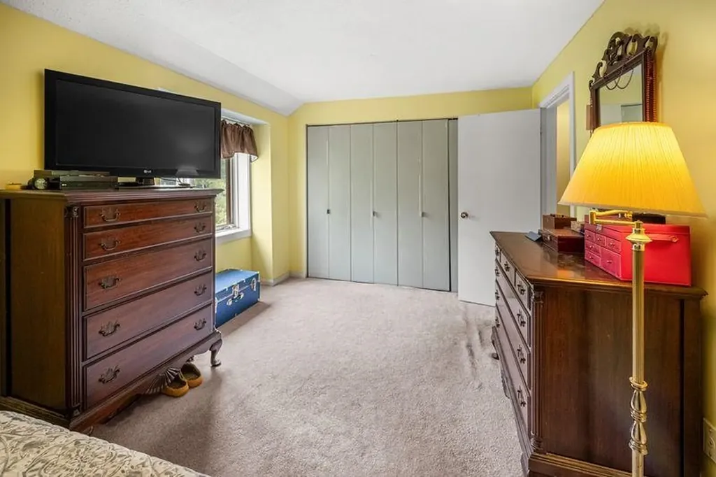 202 Route 27 Raymond NH 03077