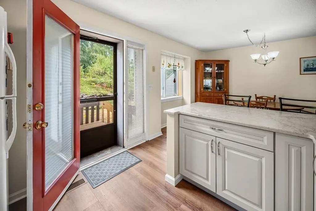 202 Route 27 Raymond NH 03077