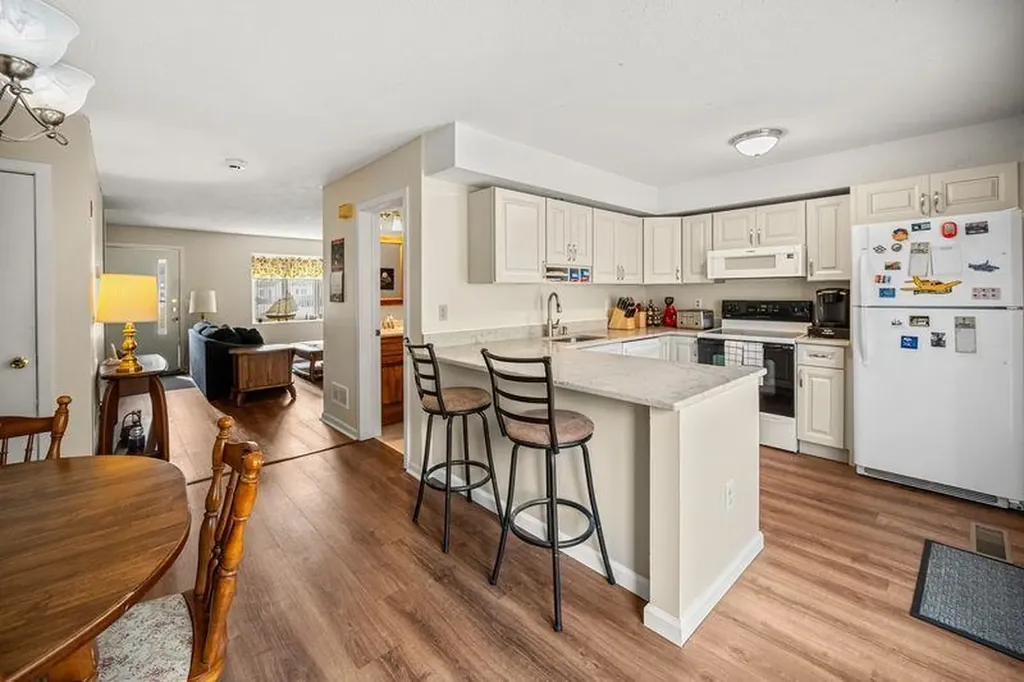 202 Route 27 Raymond NH 03077