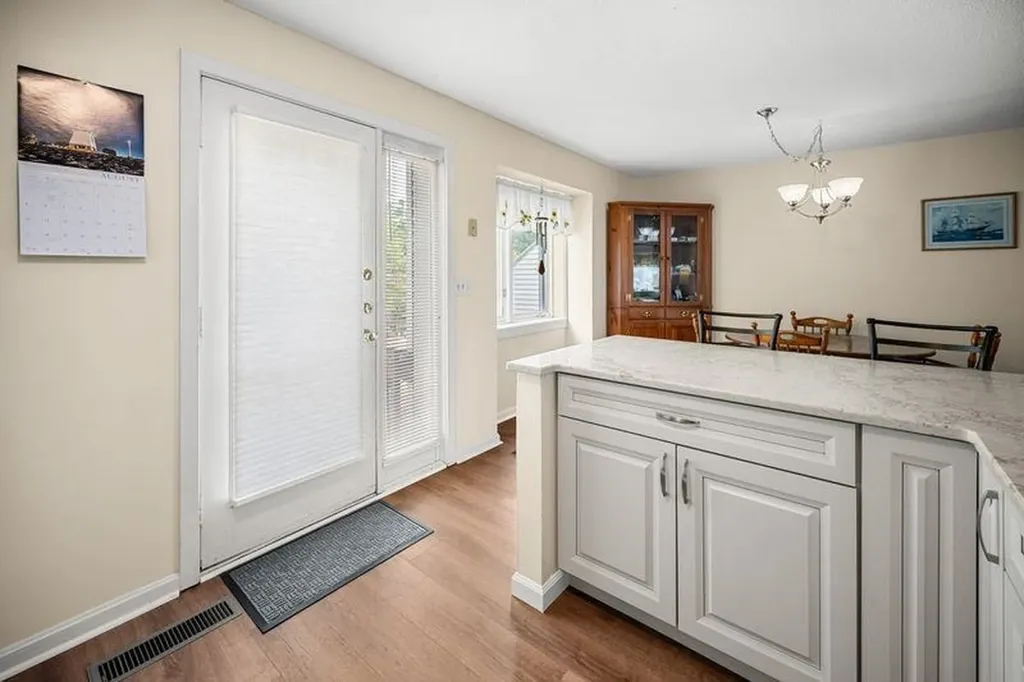 202 Route 27 Raymond NH 03077