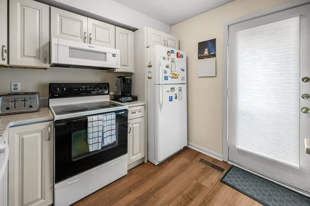 202 Route 27 Raymond NH 03077