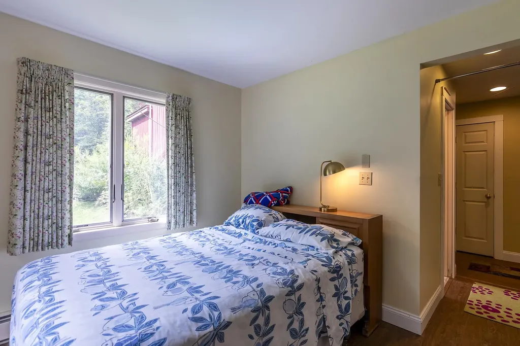 1175 South End Road Mount Tabor VT 05253