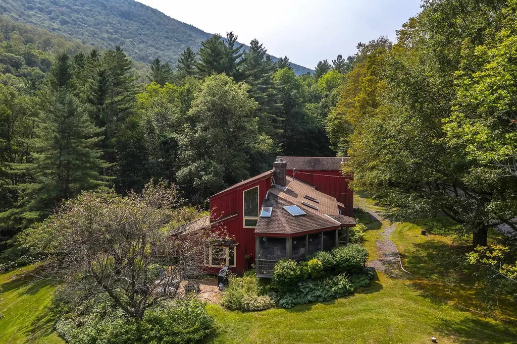 1175 South End Road Mount Tabor VT 05253