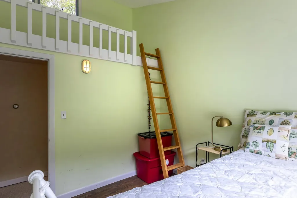 1175 South End Road Mount Tabor VT 05253