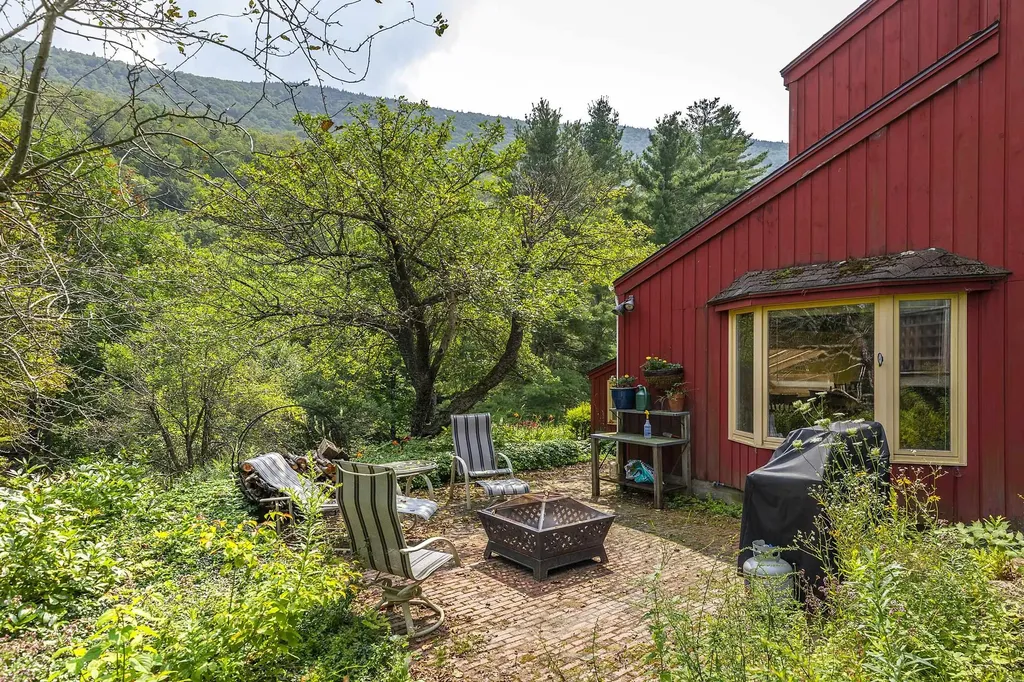1175 South End Road Mount Tabor VT 05253
