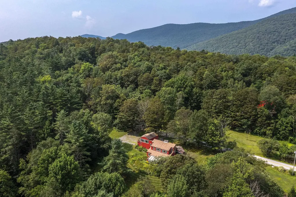 1175 South End Road Mount Tabor VT 05253