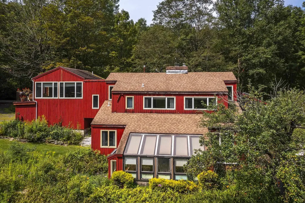 1175 South End Road Mount Tabor VT 05253