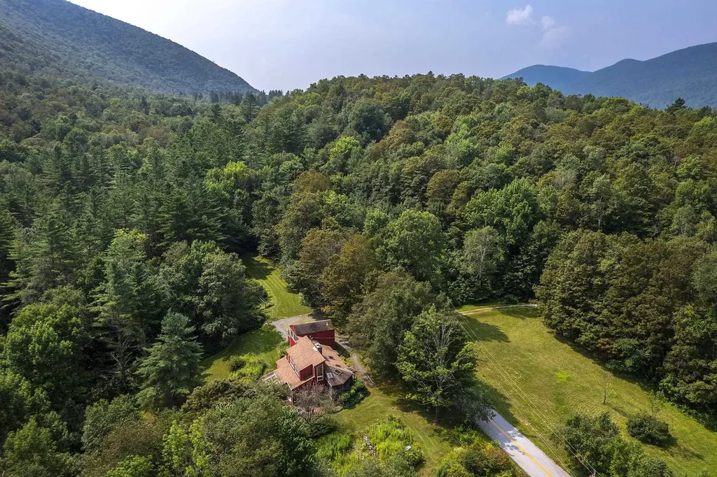 1175 South End Road Mount Tabor VT 05253