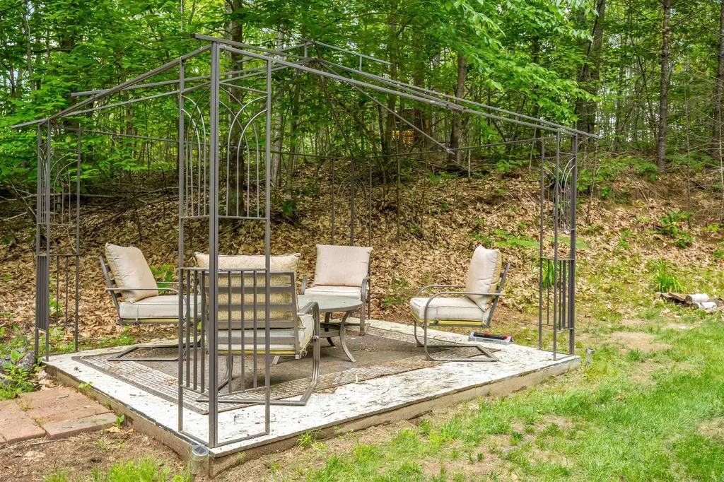 82 Robinhood Road Wakefield NH 03830