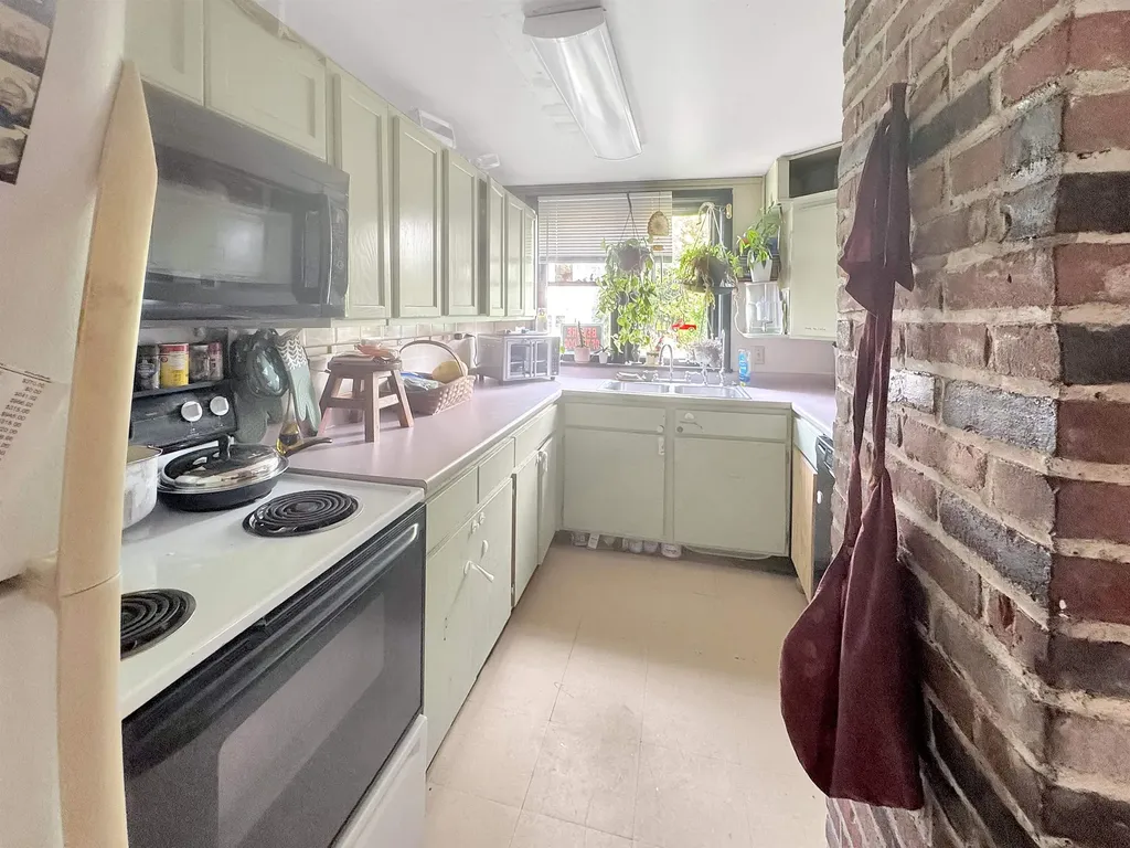 9 Seabury Street Rutland City VT 05701