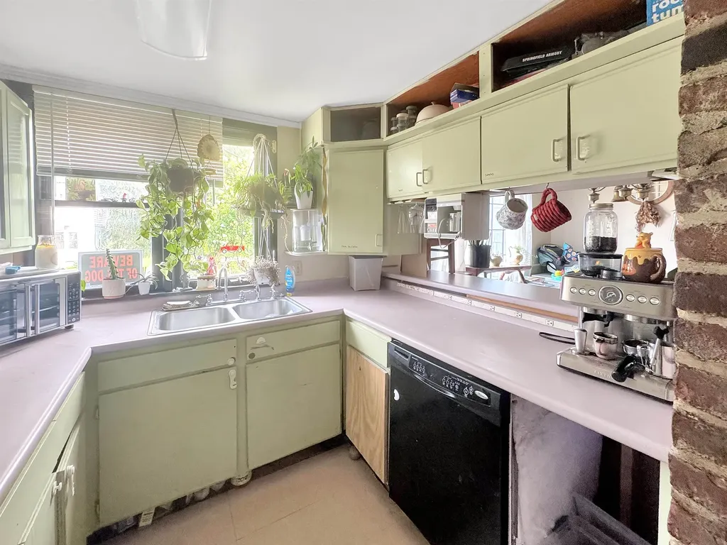 9 Seabury Street Rutland City VT 05701