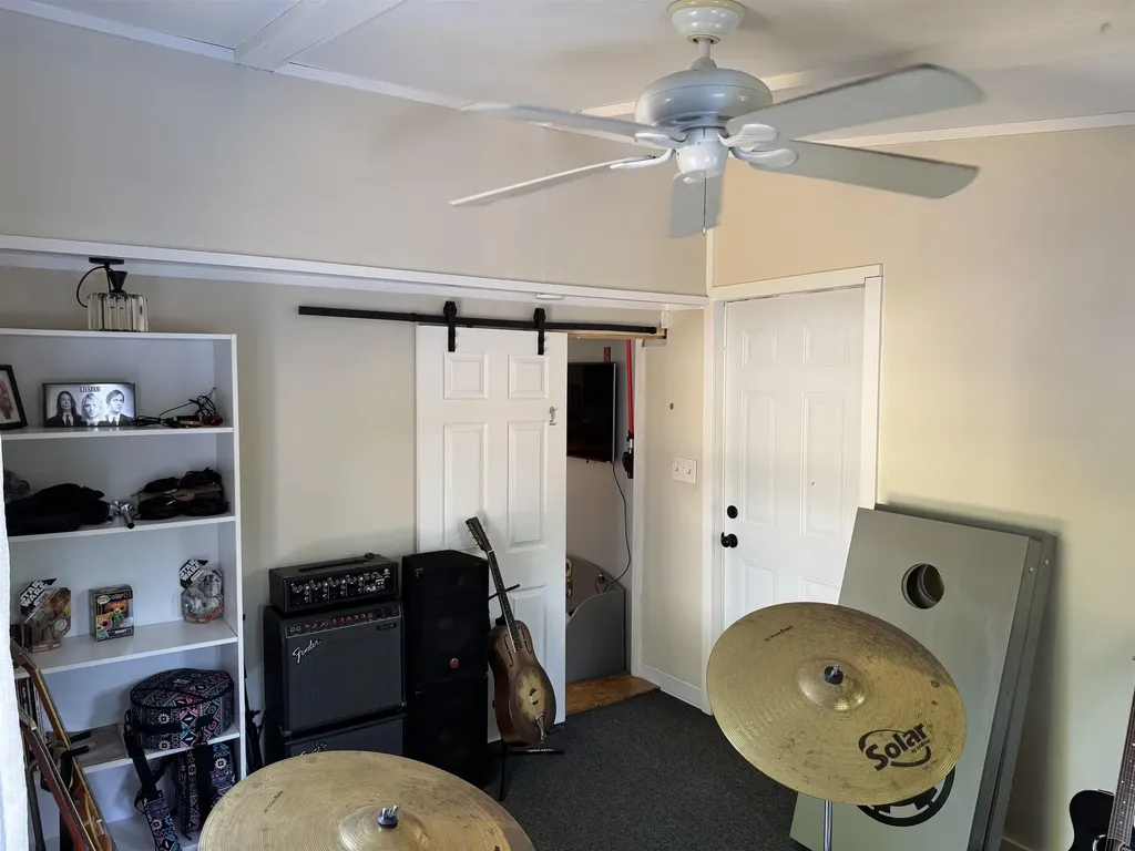 24 Hale Avenue Hooksett NH 03106