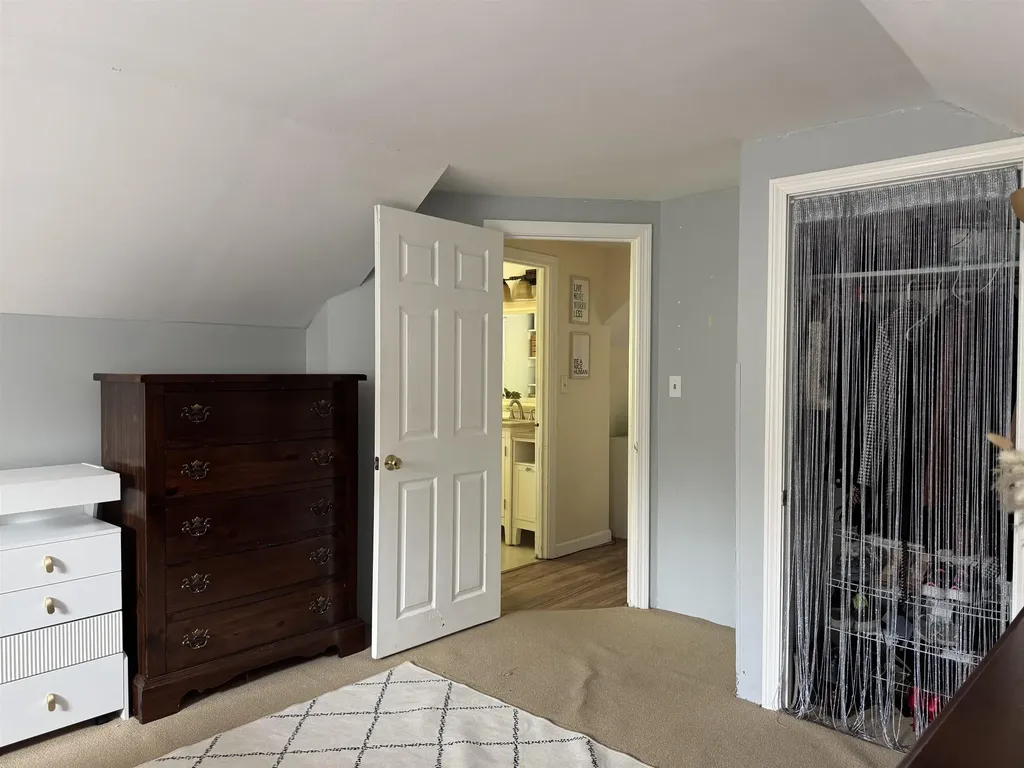 24 Hale Avenue Hooksett NH 03106