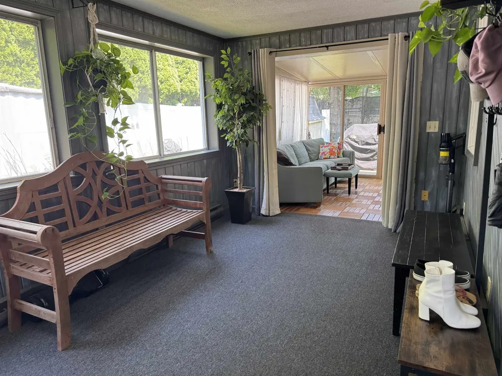24 Hale Avenue Hooksett NH 03106