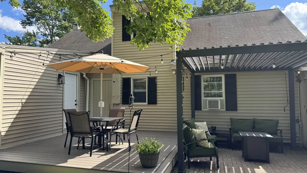 24 Hale Avenue Hooksett NH 03106