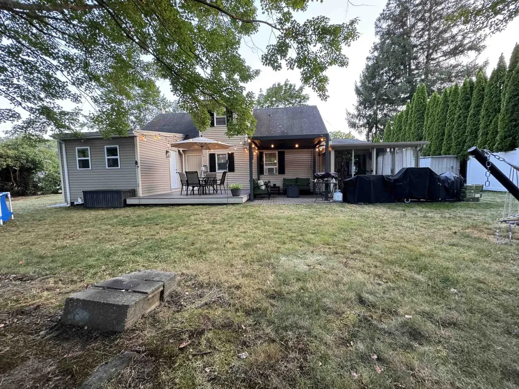 24 Hale Avenue Hooksett NH 03106