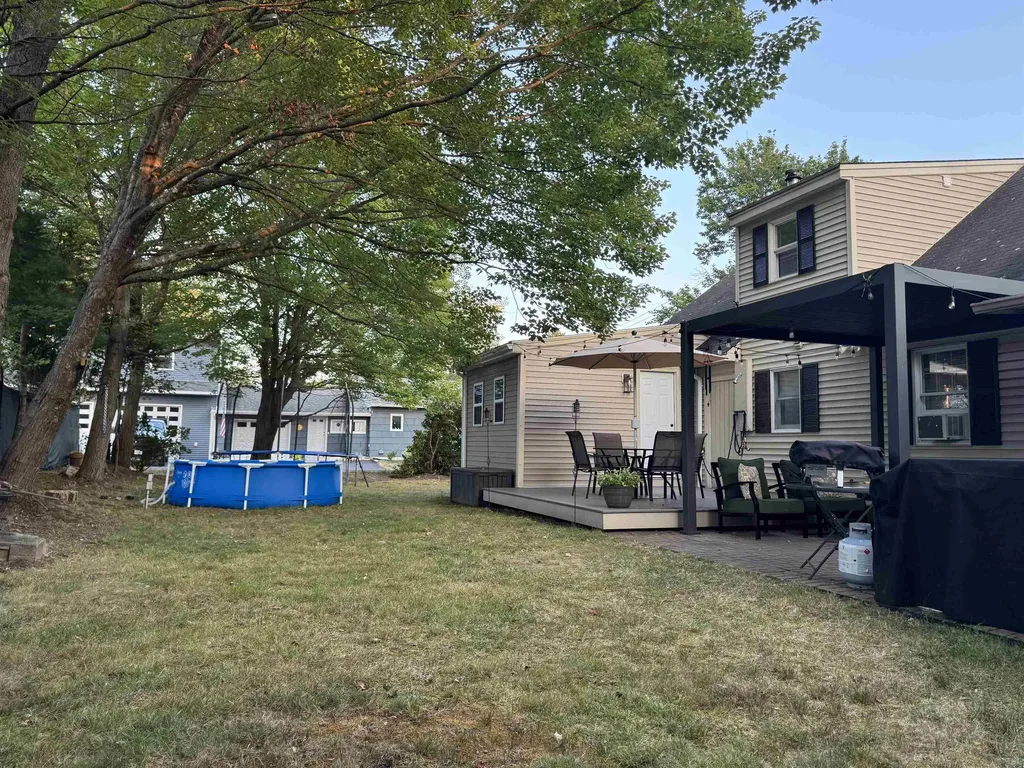 24 Hale Avenue Hooksett NH 03106