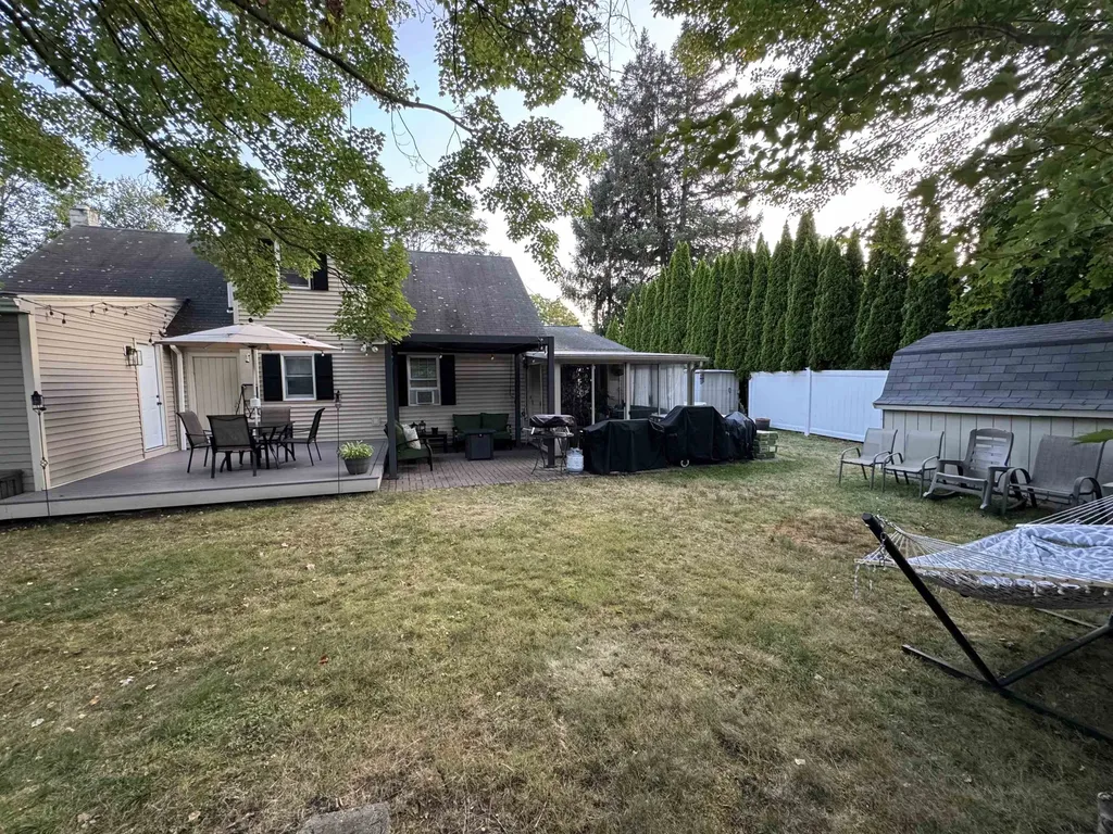 24 Hale Avenue Hooksett NH 03106