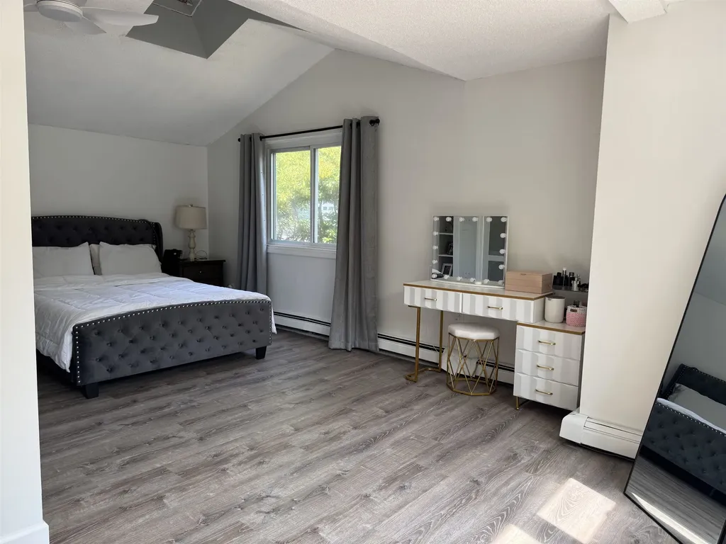 24 Hale Avenue Hooksett NH 03106
