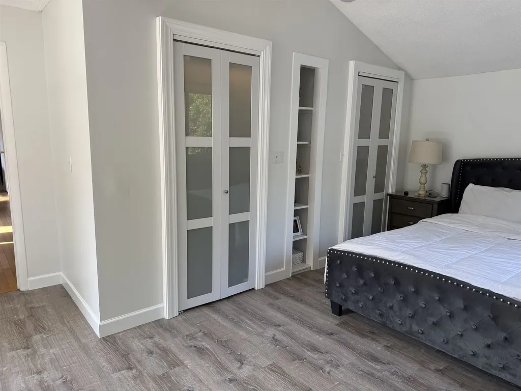24 Hale Avenue Hooksett NH 03106