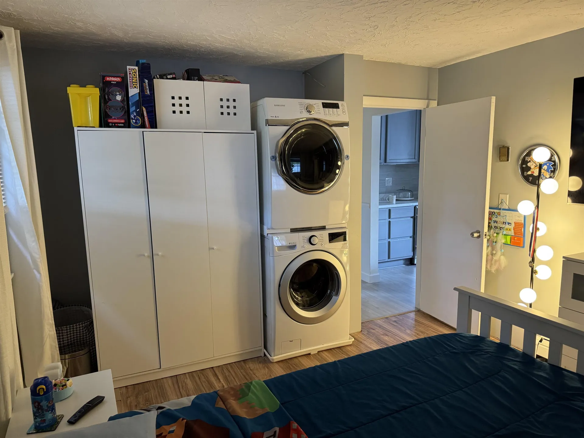 24 Hale Avenue Hooksett NH 03106