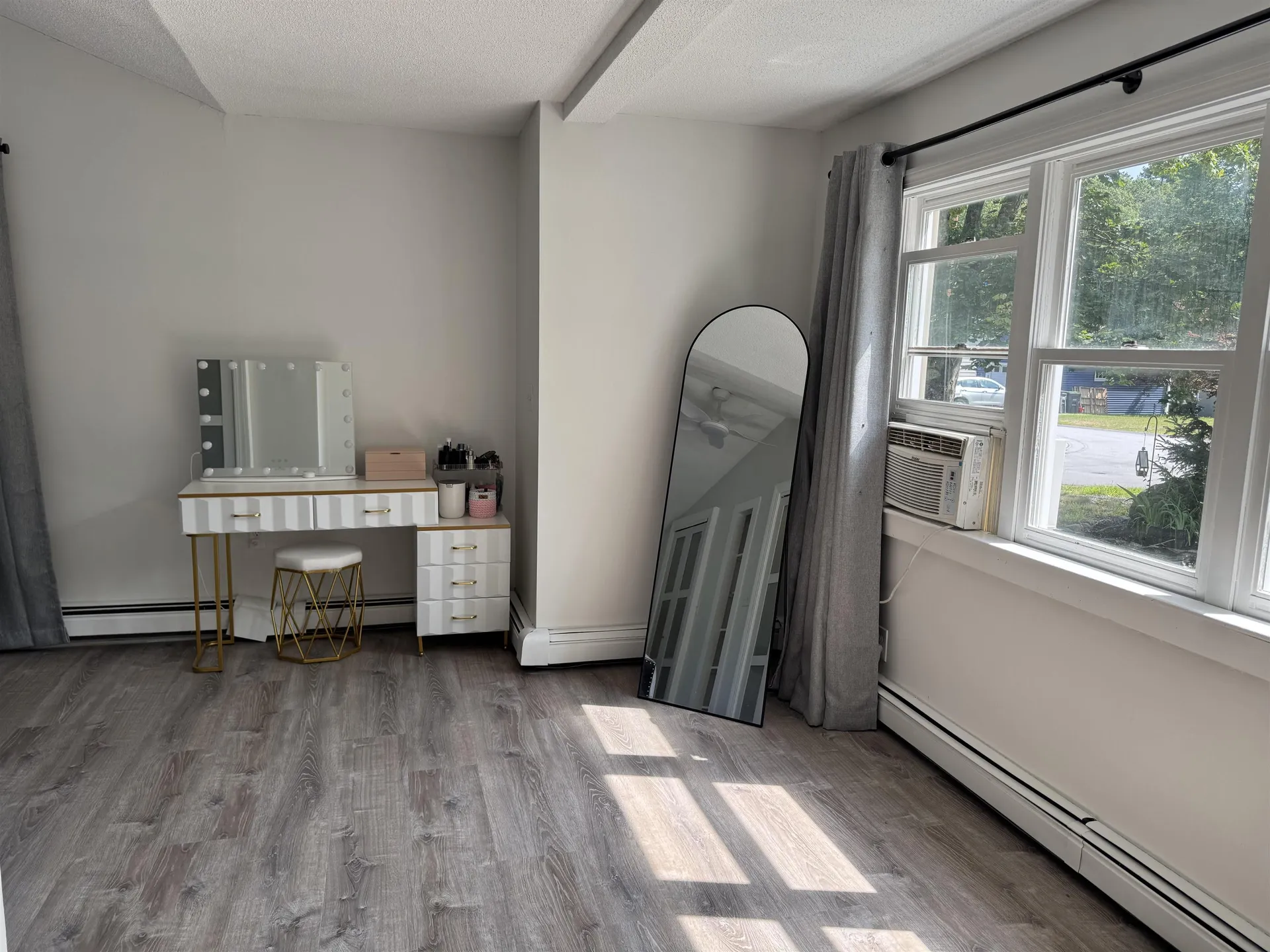 24 Hale Avenue Hooksett NH 03106