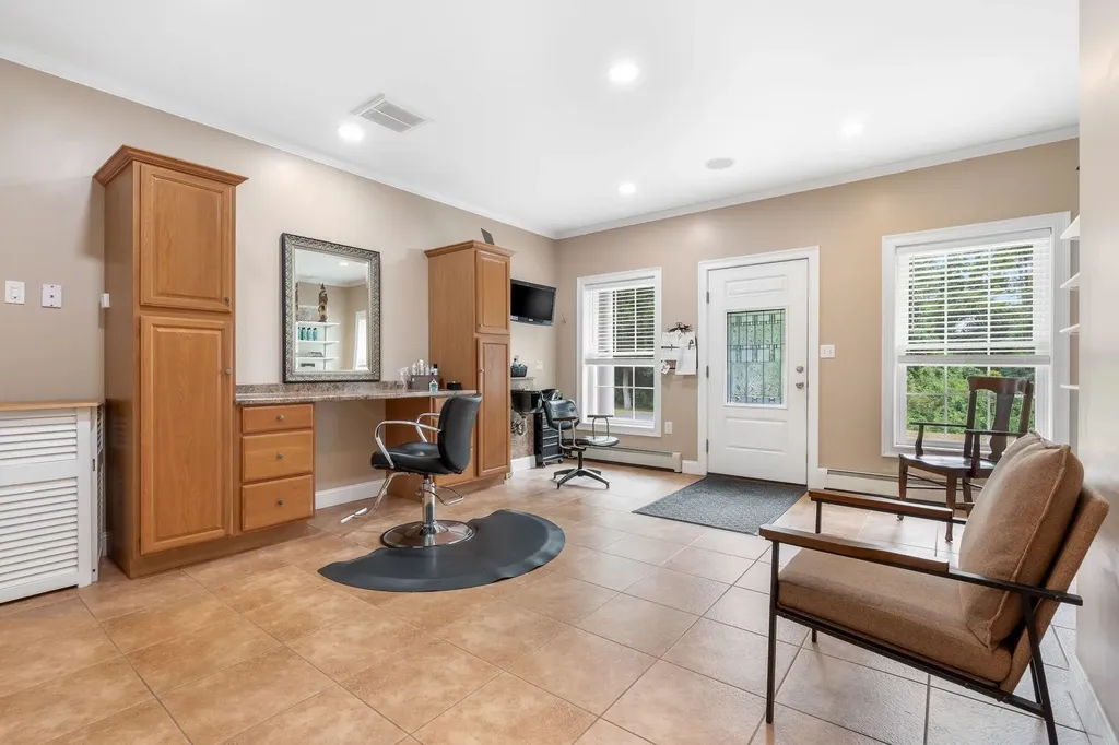 107 Litchfield Road Londonderry NH 03053