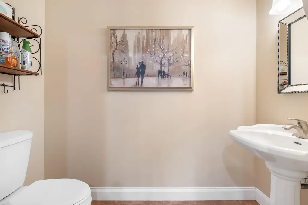 107 Litchfield Road Londonderry NH 03053