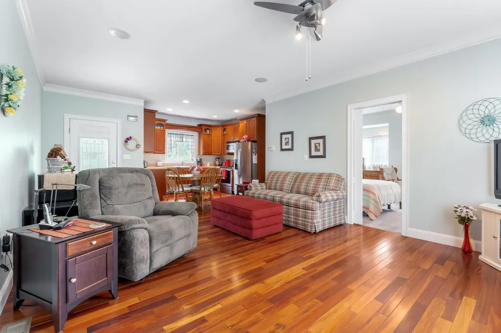 107 Litchfield Road Londonderry NH 03053