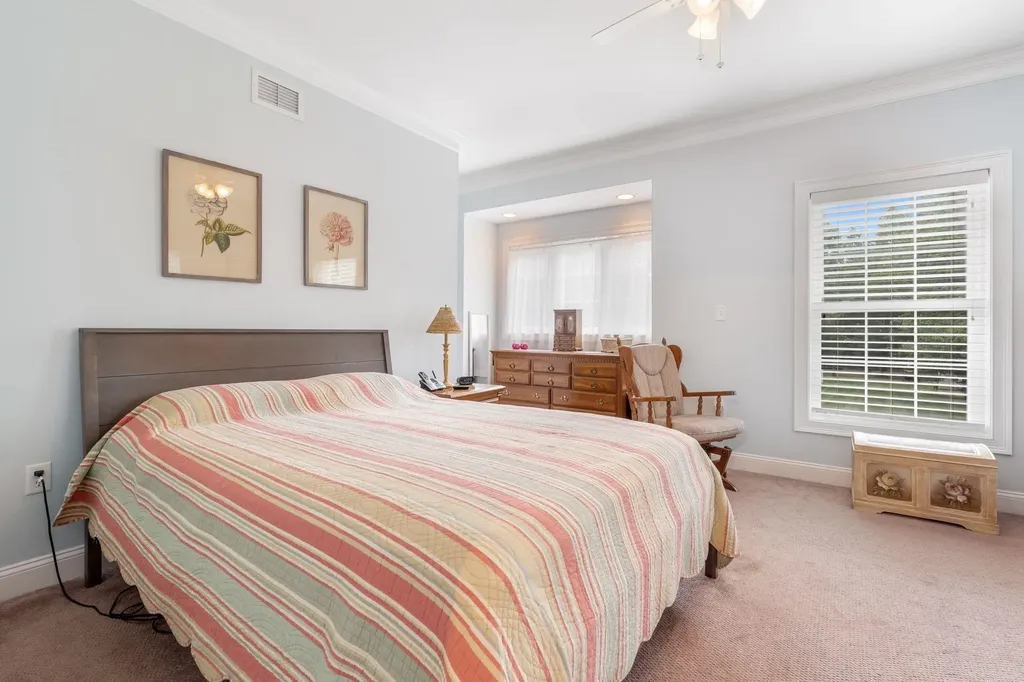 107 Litchfield Road Londonderry NH 03053